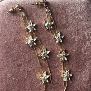 altard state gold flower earrings